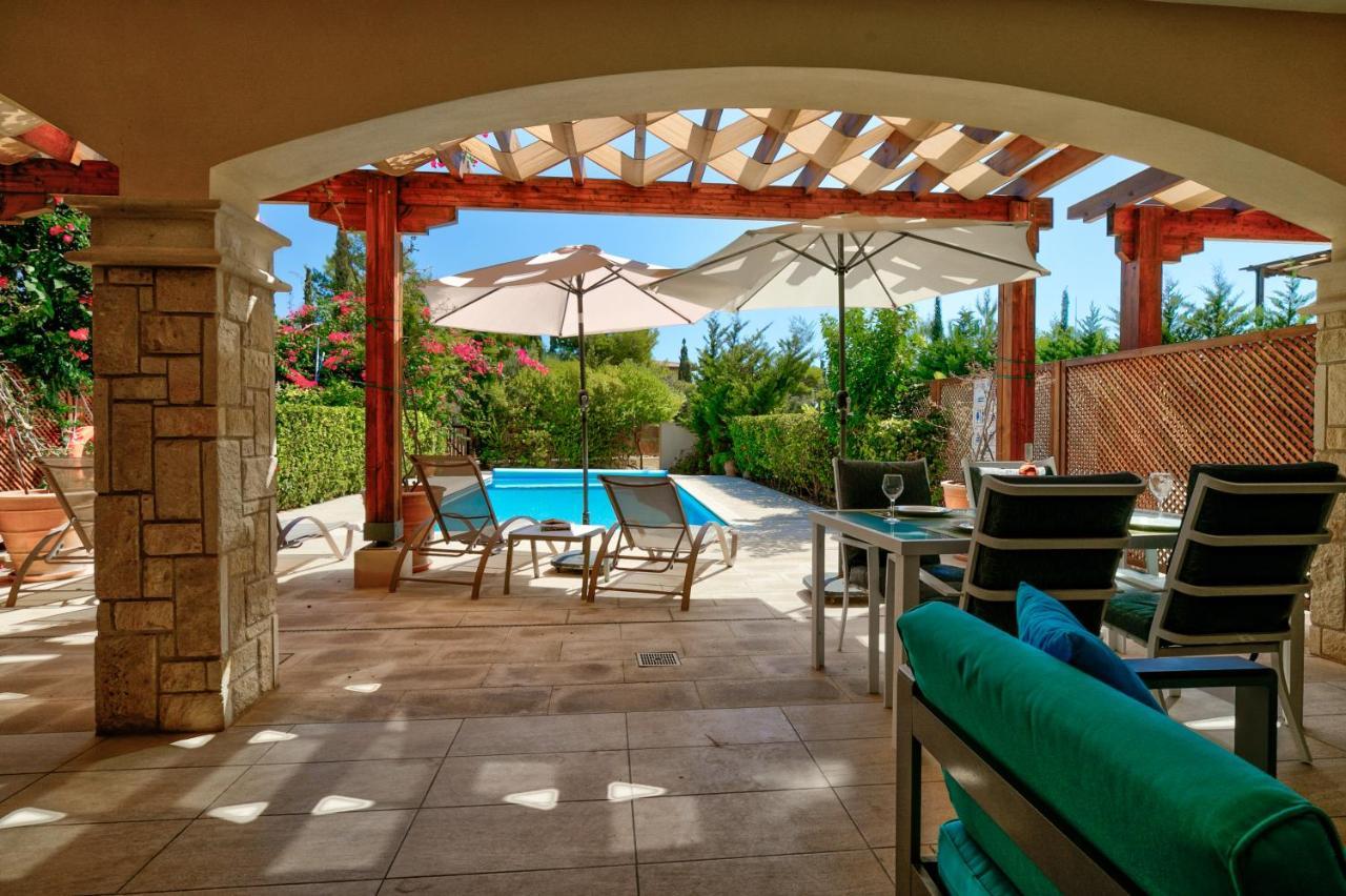 2 Bedroom Apartment Eros With Private Pool And Garden, Aphrodite Hills Resort Kouklia Exteriör bild